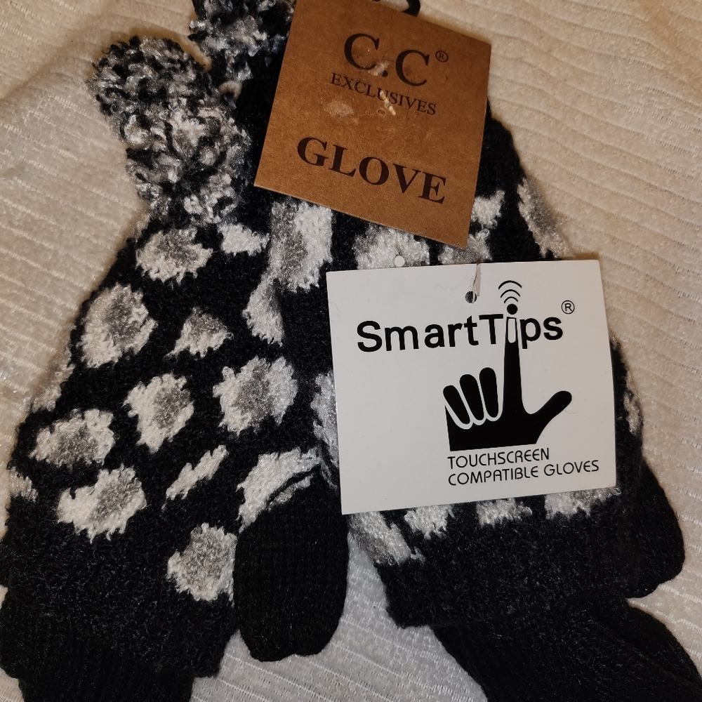 C. Exclusives Gloves